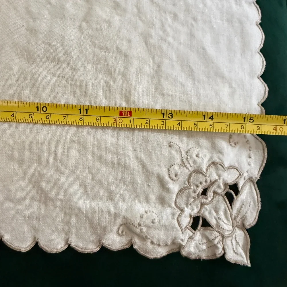 Vintage Off White Linen Placemats Set of 4 Scalloped Embroidered Floral Cutwork